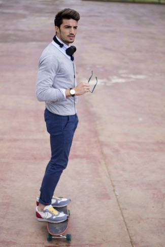 Comment porter des baskets multicolores