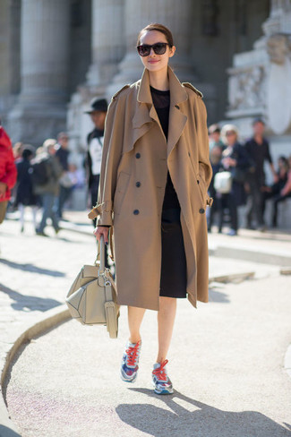 Comment porter des baskets multicolores