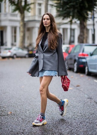 Comment porter des baskets multicolores