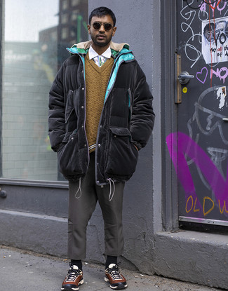 Comment porter des baskets multicolores quand il fait froid à 30 ans