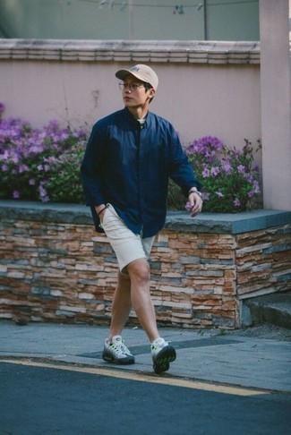 Comment porter des baskets multicolores pour un style decontractés quand il fait chaud à l'adolescence