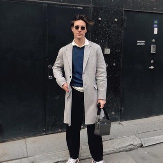 Comment porter des baskets multicolores pour un style chic decontractés