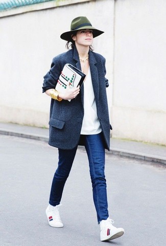Comment porter des baskets multicolores