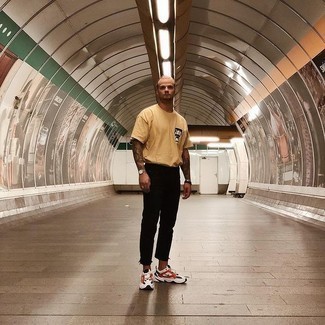 Comment porter des baskets multicolores pour un style relax quand il fait très chaud