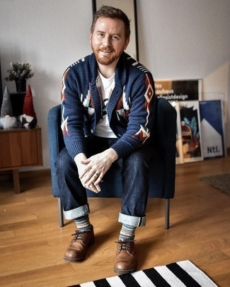 Comment porter des chaussettes multicolores pour un style chic decontractés quand il fait chaud