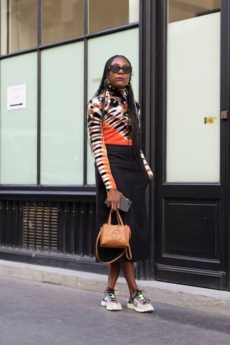 Comment porter un pull multicolore en automne