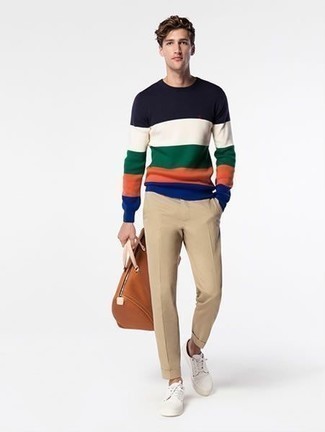Comment porter un pull multicolore pour un style decontractés au printemps