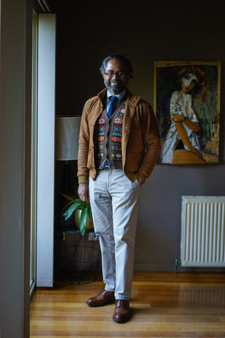 Comment porter un pull multicolore pour un style chic decontractés quand il fait chaud après 50 ans