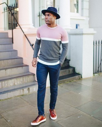 Comment porter un pull multicolore pour un style decontractés au printemps à 30 ans