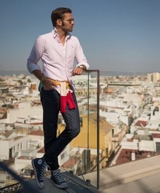 Comment porter un pull multicolore pour un style decontractés au printemps