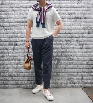 Comment porter un pull multicolore pour un style decontractés au printemps à 30 ans