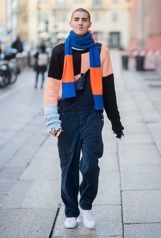 Comment porter un pull multicolore pour un style decontractés quand il fait chaud à 20 ans