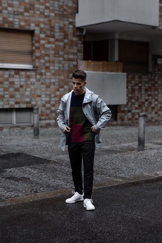 Comment porter un pull multicolore pour un style decontractés quand il fait chaud à 20 ans