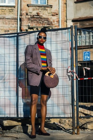 Comment porter un pull à col roulé multicolore quand il fait chaud