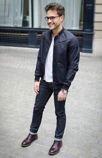 Comment porter une montre multicolore pour un style chic decontractés quand il fait chaud