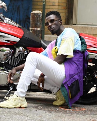 Comment porter un coupe-vent multicolore