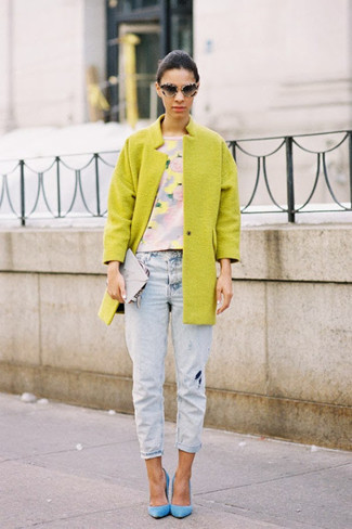 Comment porter un manteau moutarde