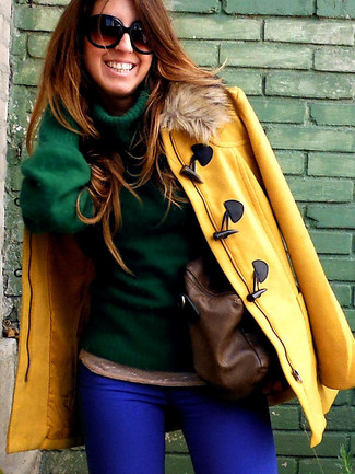 Comment porter un manteau moutarde pour un style elégantes