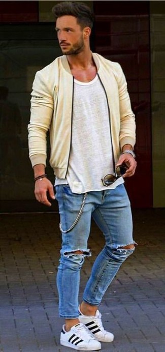 Comment porter une veste moutarde