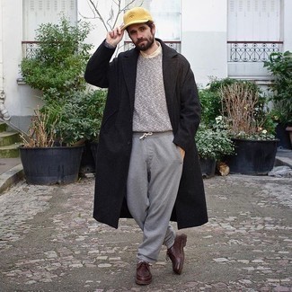 Comment porter une chemise à manches longues moutarde en hiver