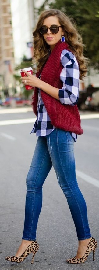 Comment porter une chemise de ville en vichy bleu marine et blanc avec un jean skinny bleu