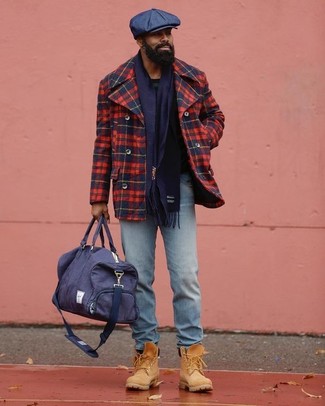 Comment porter un sac bleu marine quand il fait froid
