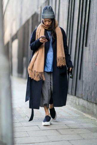 Comment porter un bonnet bleu marine