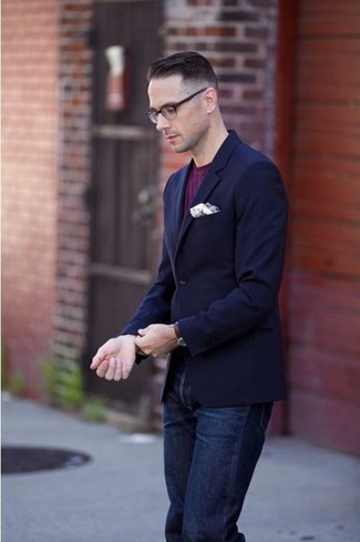 Comment porter un blazer bleu marine pour un style decontractés