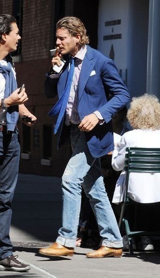 Comment porter un blazer bleu marine pour un style decontractés