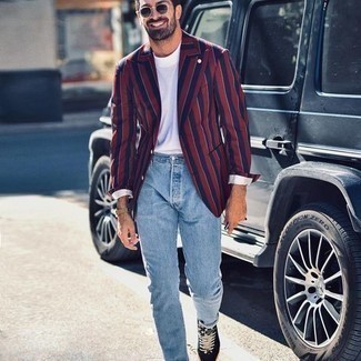 Comment porter un blazer bleu marine pour un style decontractés