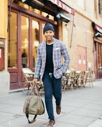 Comment porter un blazer bleu marine pour un style decontractés