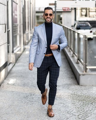 Comment porter un pantalon chino à carreaux bleu marine