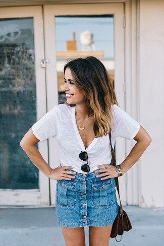 Comment porter une jupe en denim bleu marine