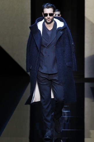 Comment porter des bottines chukka bleu marine quand il fait froid