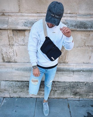 Comment porter un sac banane bleu marine