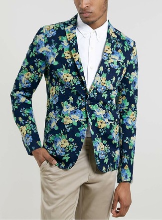 Comment porter un blazer à fleurs bleu marine