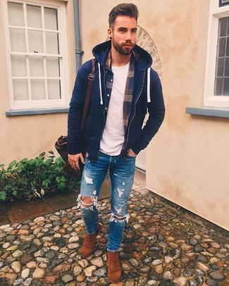 Comment porter un sweat à capuche bleu marine