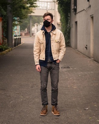 Comment porter un sweat à capuche bleu marine