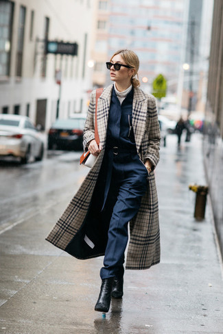 Comment porter une combinaison pantalon bleu marine