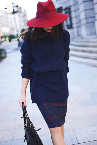 Comment porter un pull surdimensionné bleu marine