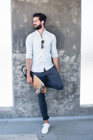 Comment porter un pantalon bleu marine homme
