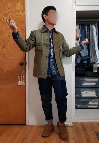 Comment porter un jean à patchwork bleu marine