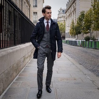 Comment porter un imperméable bleu marine