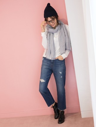 Comment porter un jean déchiré bleu marine