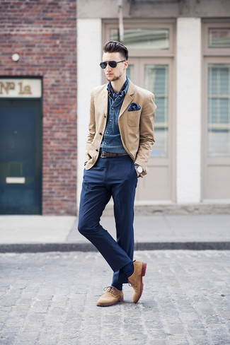 Comment porter des chaussettes bleu marine