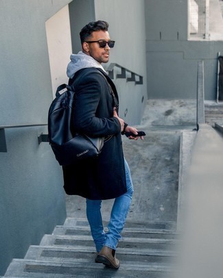 Comment porter des lunettes de soleil bleu marine quand il fait froid