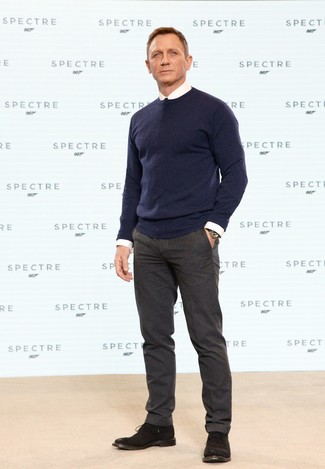 Comment porter un pull bleu marine quand il fait chaud après 40 ans
