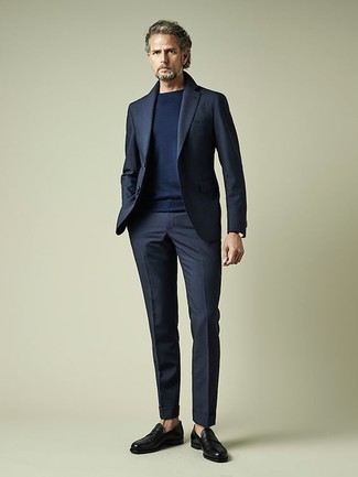 Comment porter un pull bleu marine pour un style elégantes quand il fait chaud
