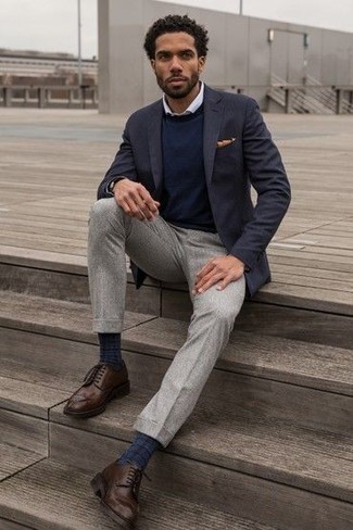 Comment porter un pull bleu marine pour un style elégantes quand il fait chaud
