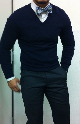 Comment porter un pull bleu marine pour un style elégantes quand il fait chaud